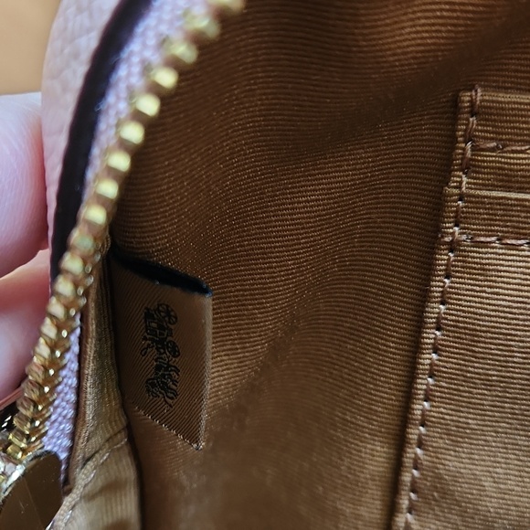 Gorgeous Coach Soft Pink Leather Camera Style Crossbody Bag 💖 - Picture 13 of 16